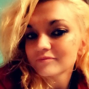 Meet your Posher, Casey